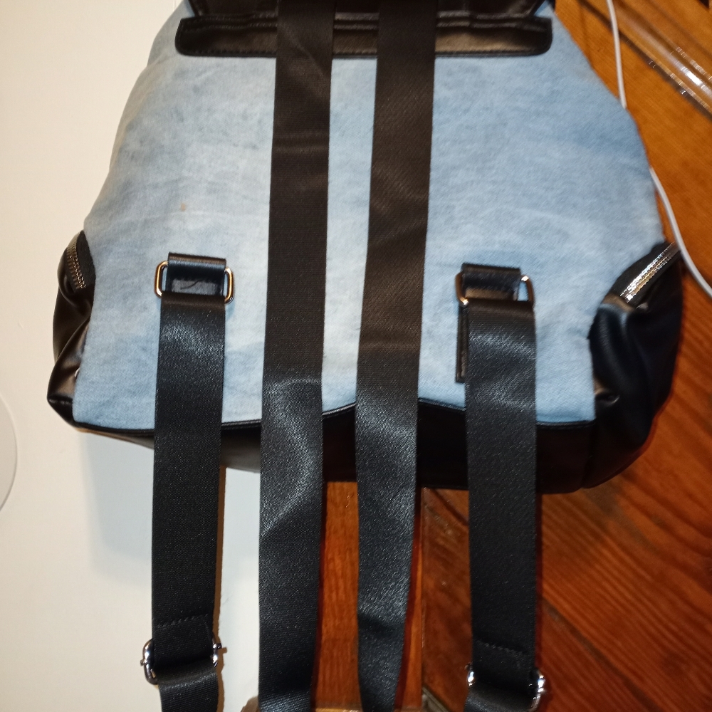 BNWT RAMPAGE BACKPACK - Picture 4 of 4